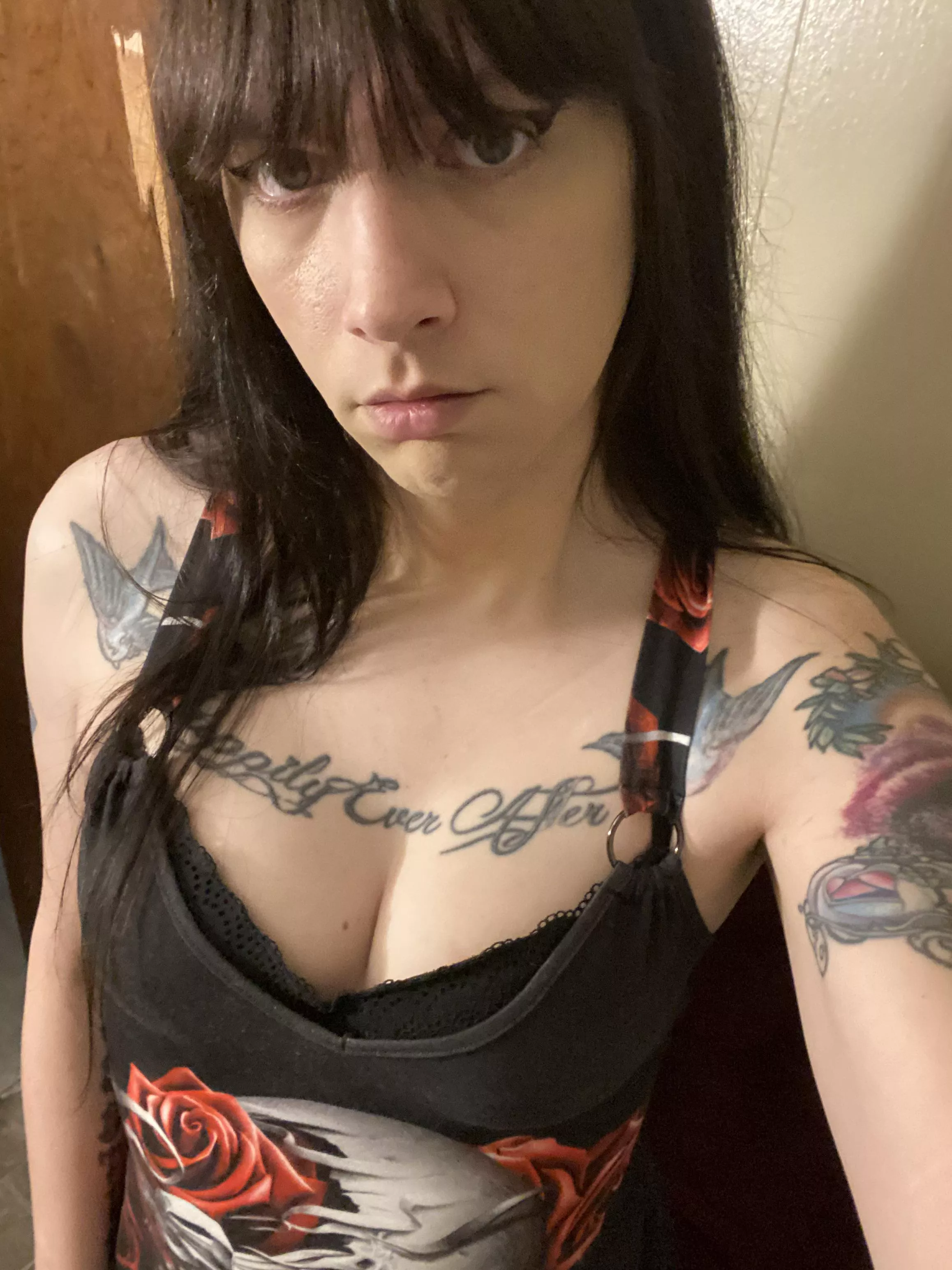Tgirl offering online gfe, long term preferred but short term welcome, help my weekend be better than this posted by JessicaPounce