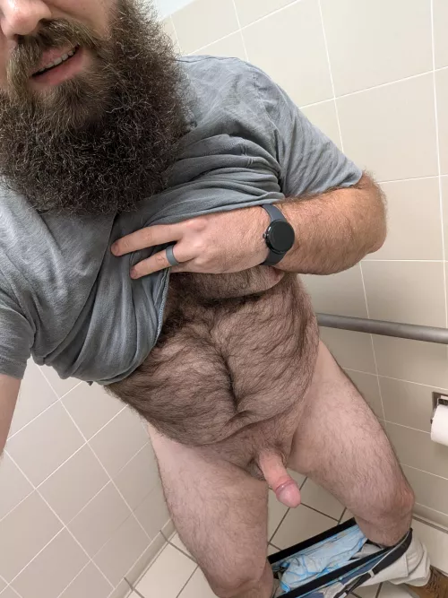 The real reason your IT guy gets in before everyone else...  by Sasquatch--GW