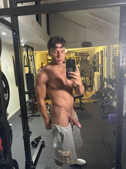 Thick all around by Aonsu