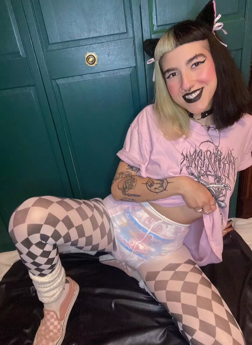 Throwback to some cute merch & bunny hops!!  posted by BrattyGothPet