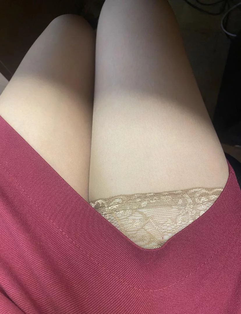 Who wants to be under my table?) posted by myhubbylikestowatch