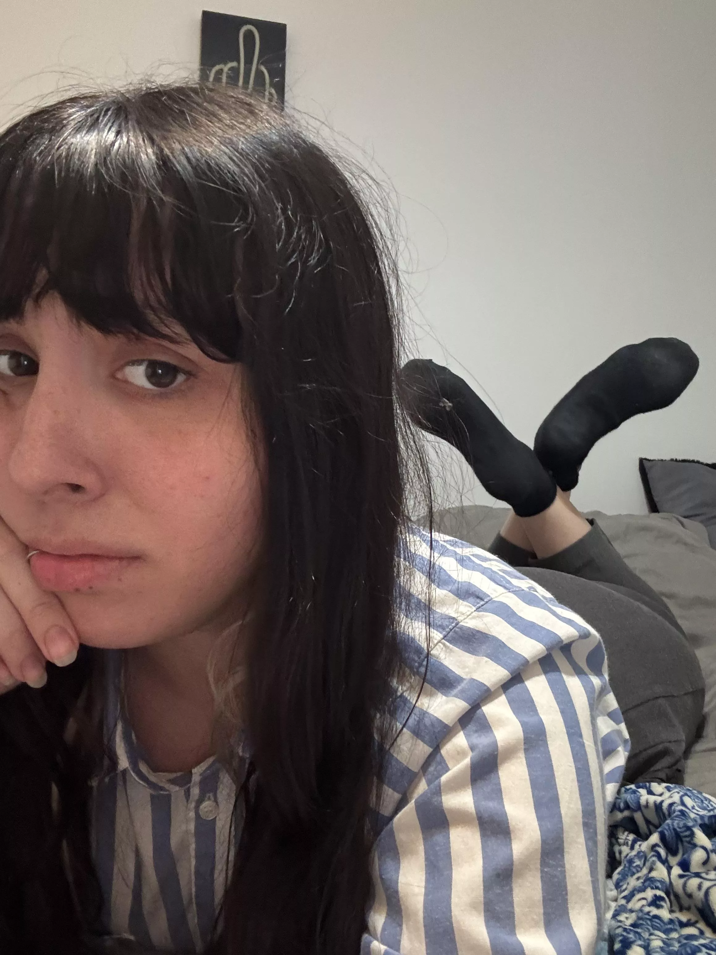 Why you stop scrolling weirdo? come to my dms posted by SnooDoodles3572