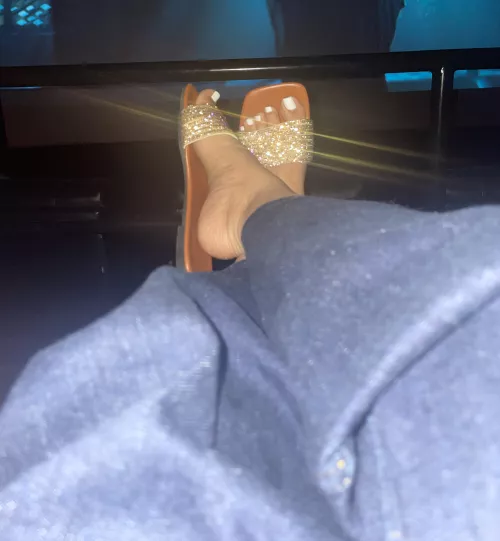 Would you be able to focus on the movie? 🎥  by justfeet19