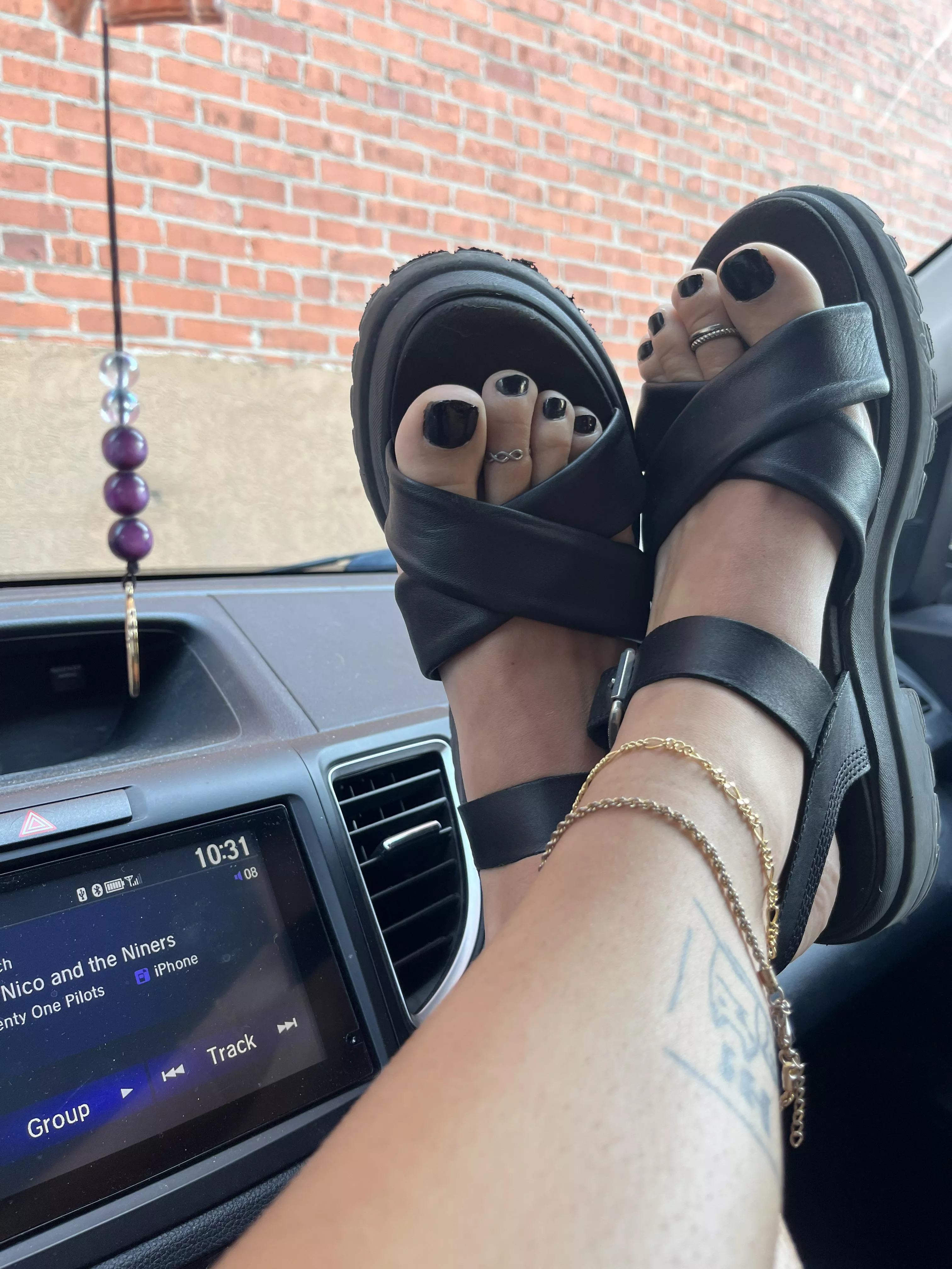 Would you come up and say hi posted by Vera_bee666