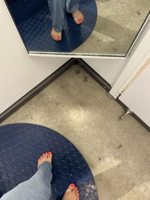 Would you let me lay these cute little piggys on your face ? by Petitefeetxxd