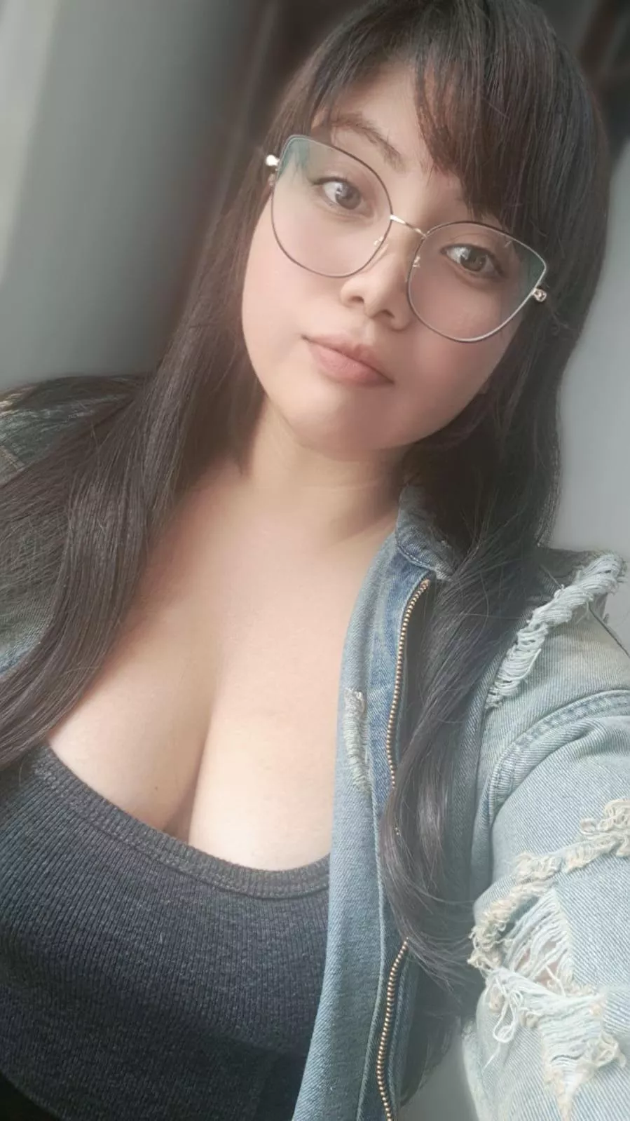 A cute and safe cleavage for our date :) posted by SexyAzucena