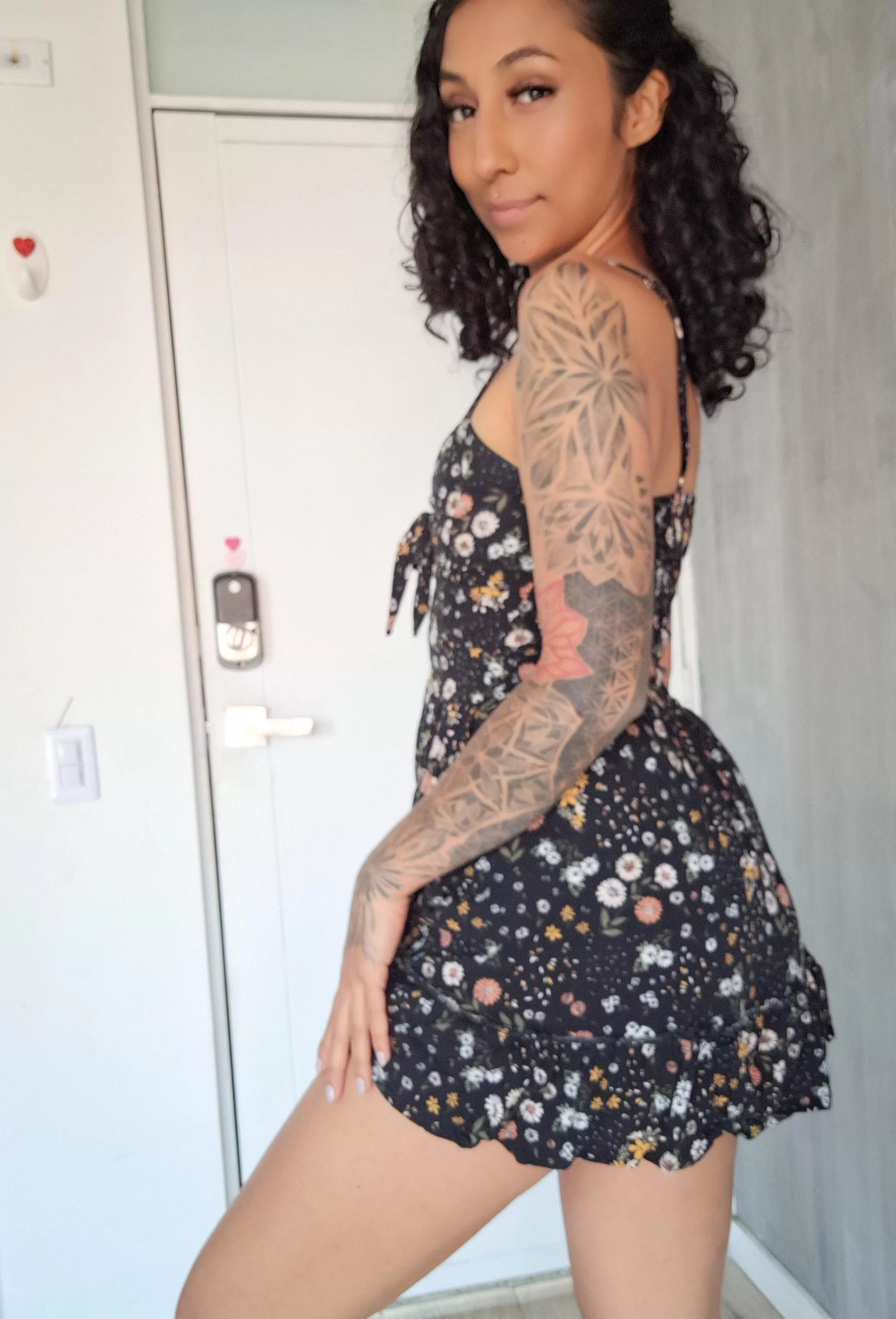 Beautiful Ink and Curves posted by Safe-Cold-2971