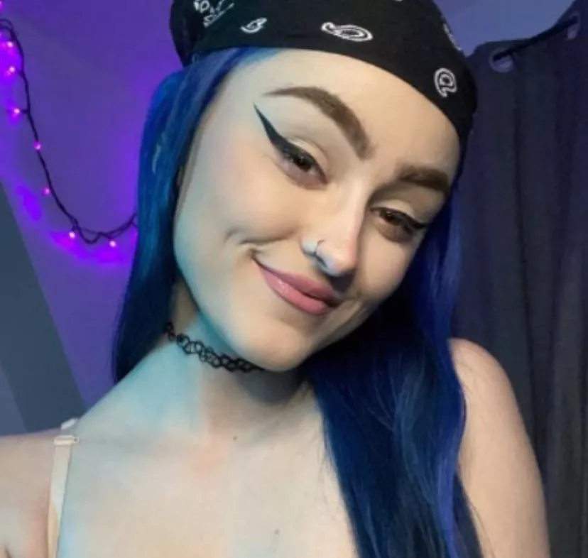 @blazeyxoxo posted by Personal_Ad_6410