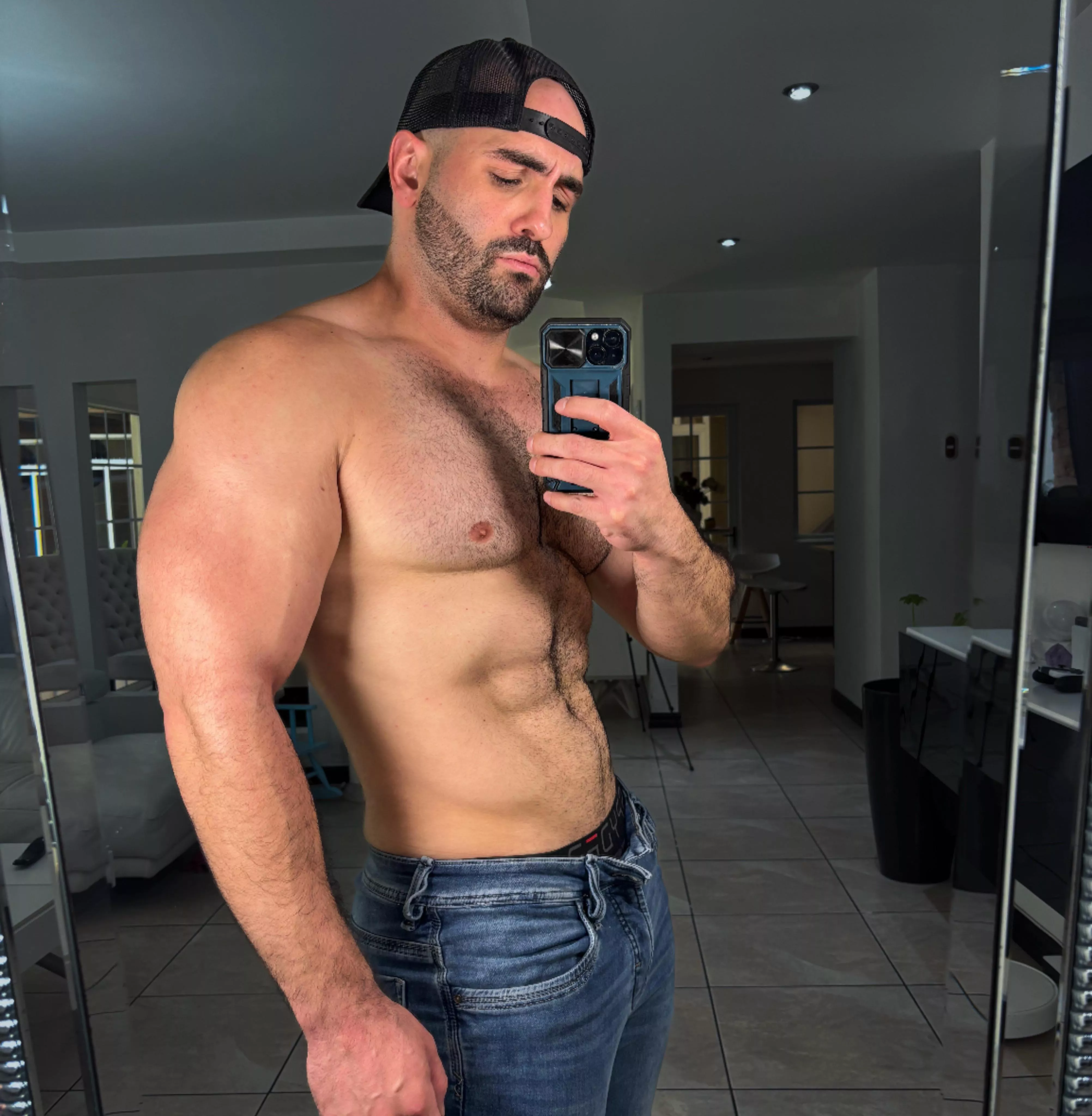 Do you like big arms? (30) posted by dietplanit