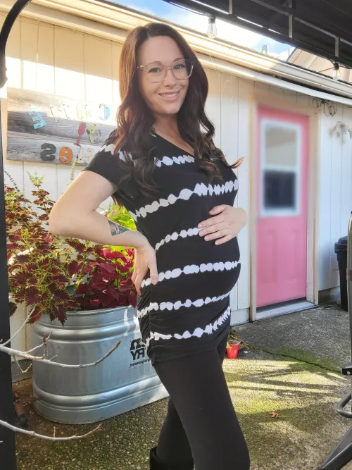 Enjoying some sunshine at 22 weeks by thatcuntrygirl524