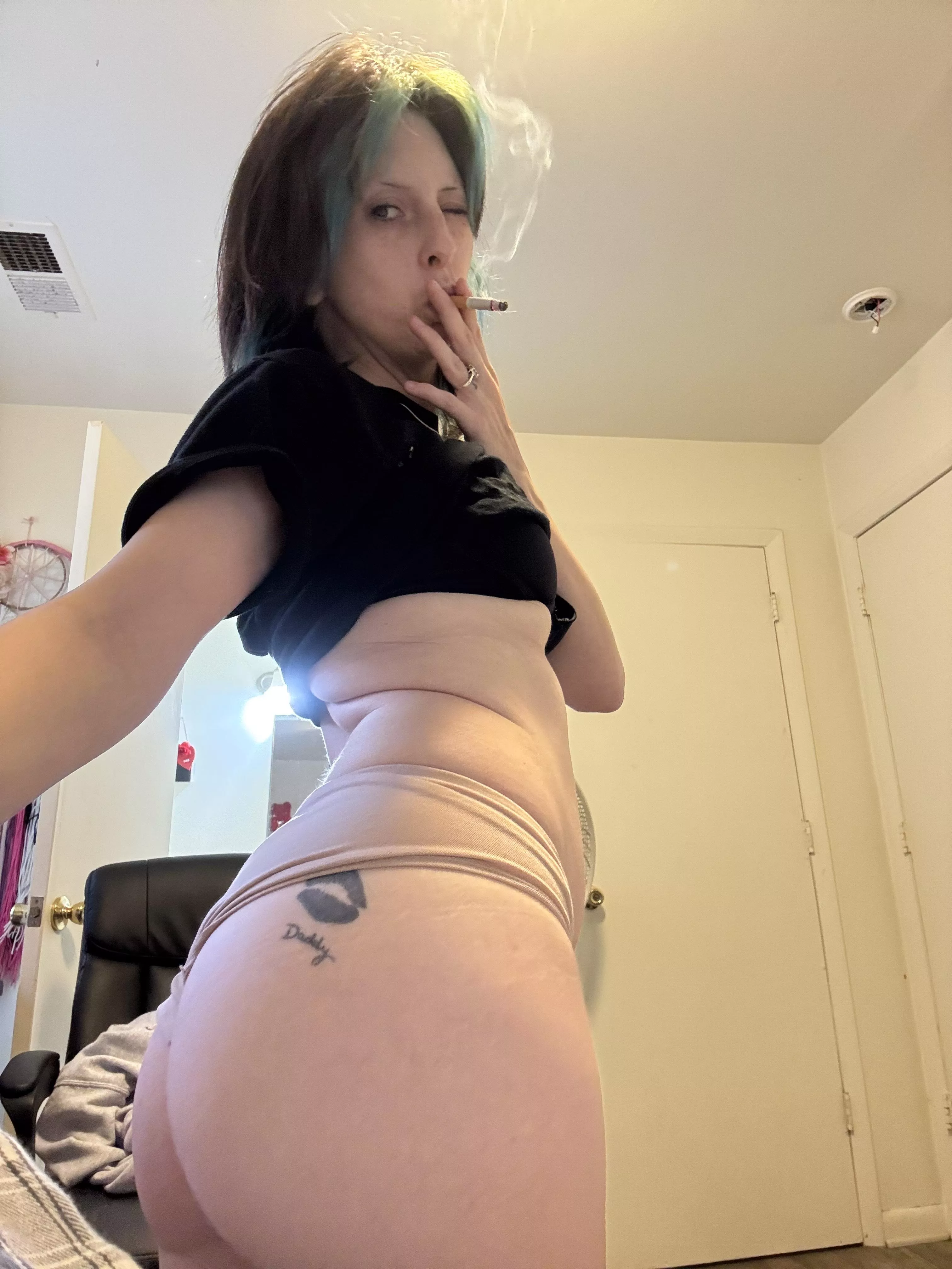 Give me your best shot ;) posted by SmokingSexy1995