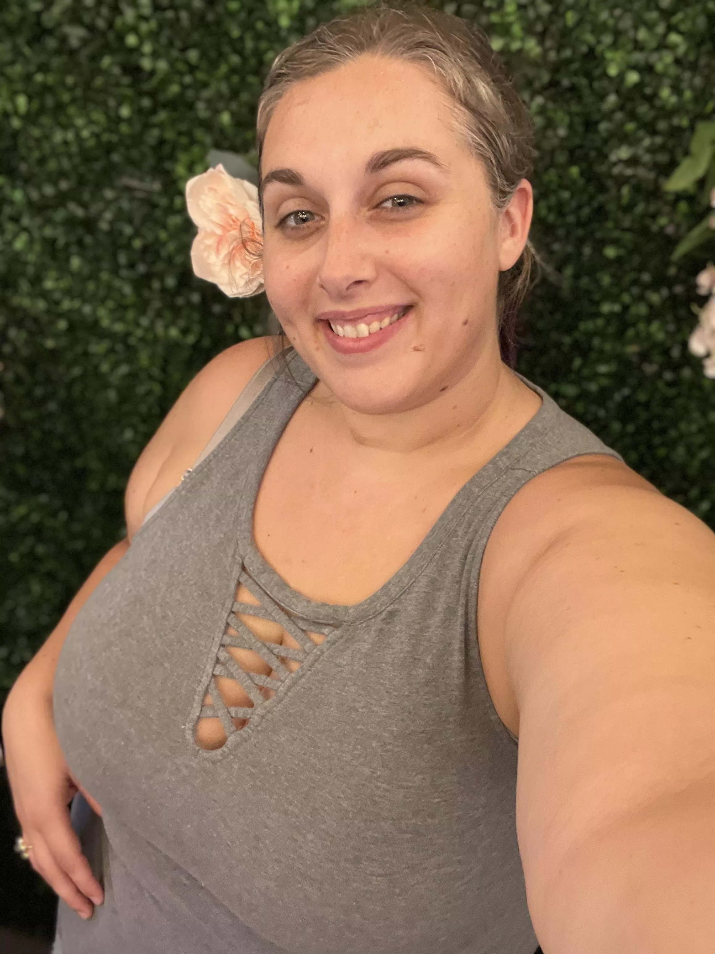 Hi 🌸 posted by titzntequila