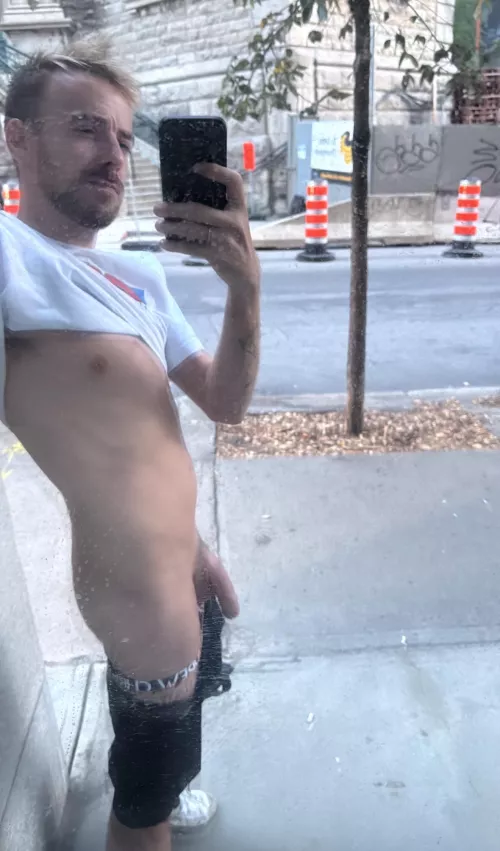 Horny walking back home ! by sklave_