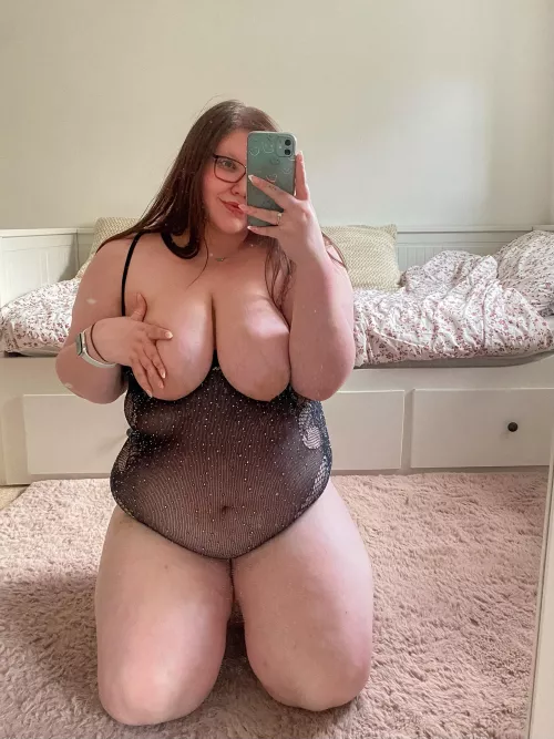 How many inches are you giving me (18f) by princessglxtter