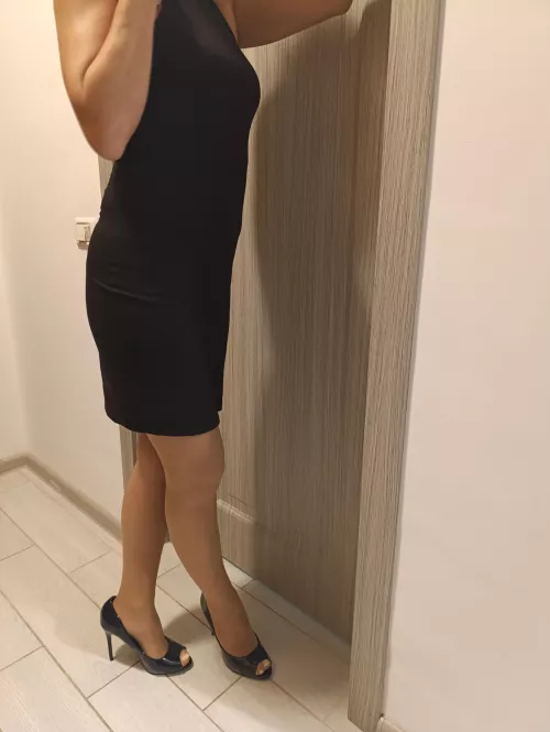 How's that for an evening outfit? by sHamsbus