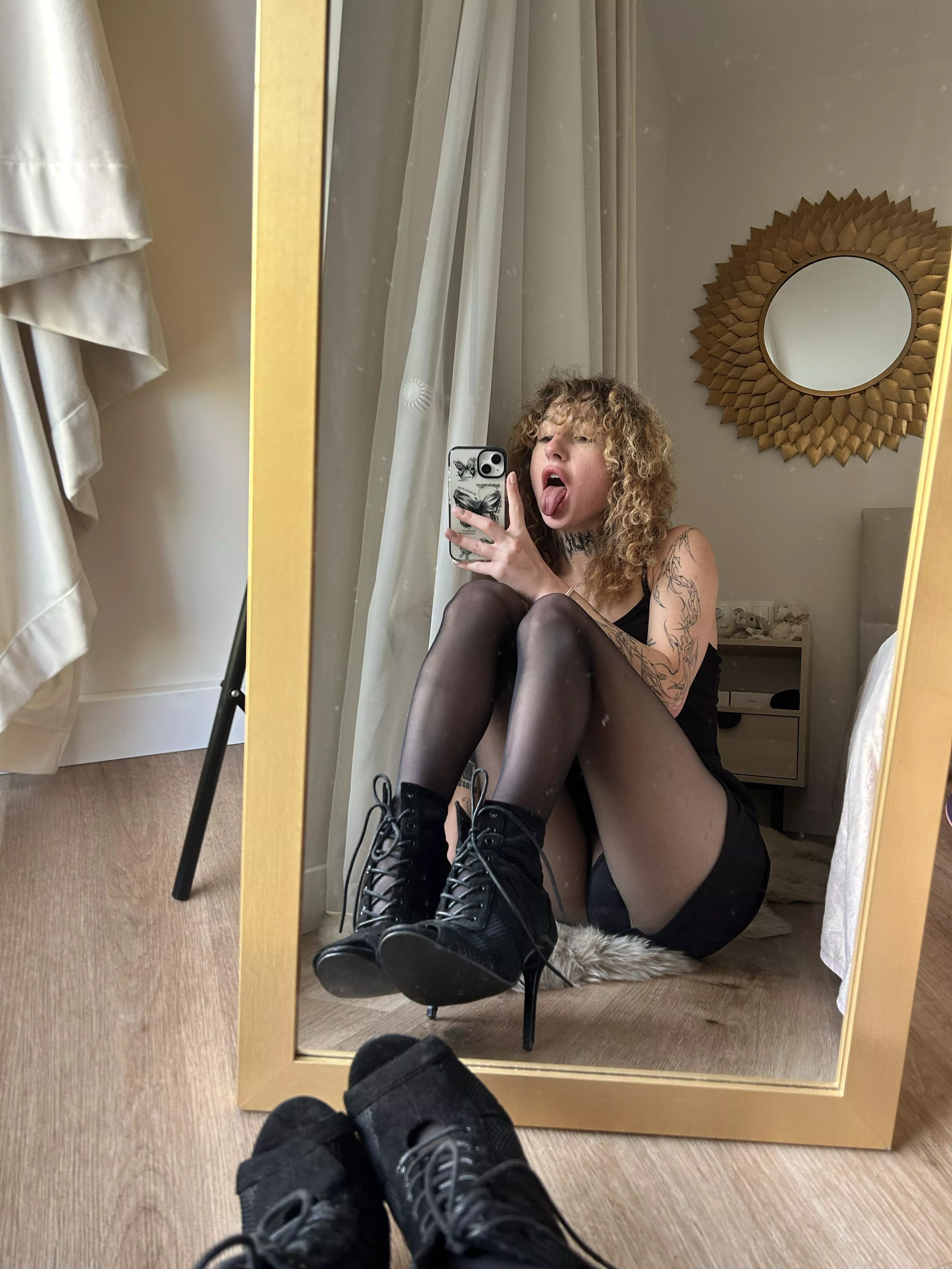 I could be your young mistress posted by dreamfairyy