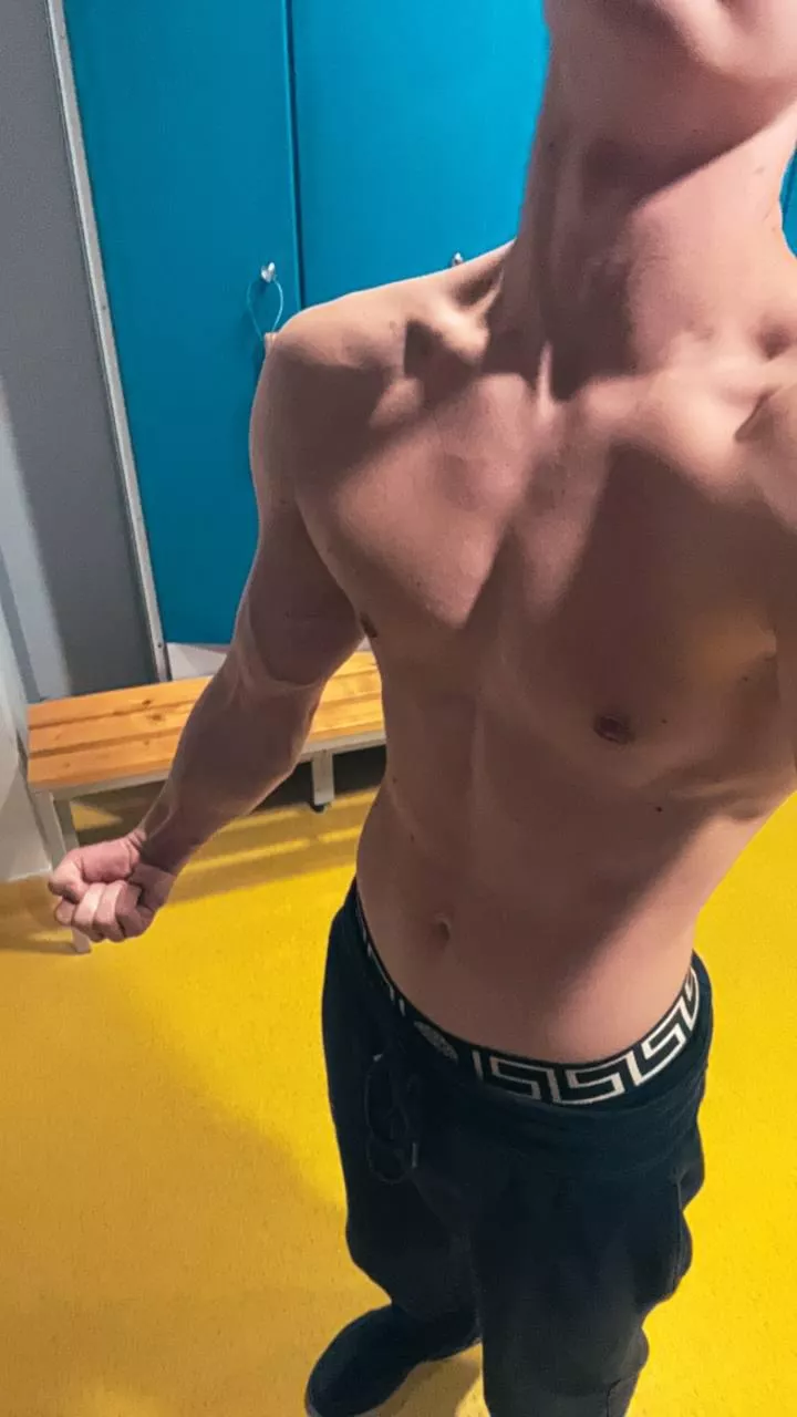 I know u like athletes body  posted by Particular-Light-921