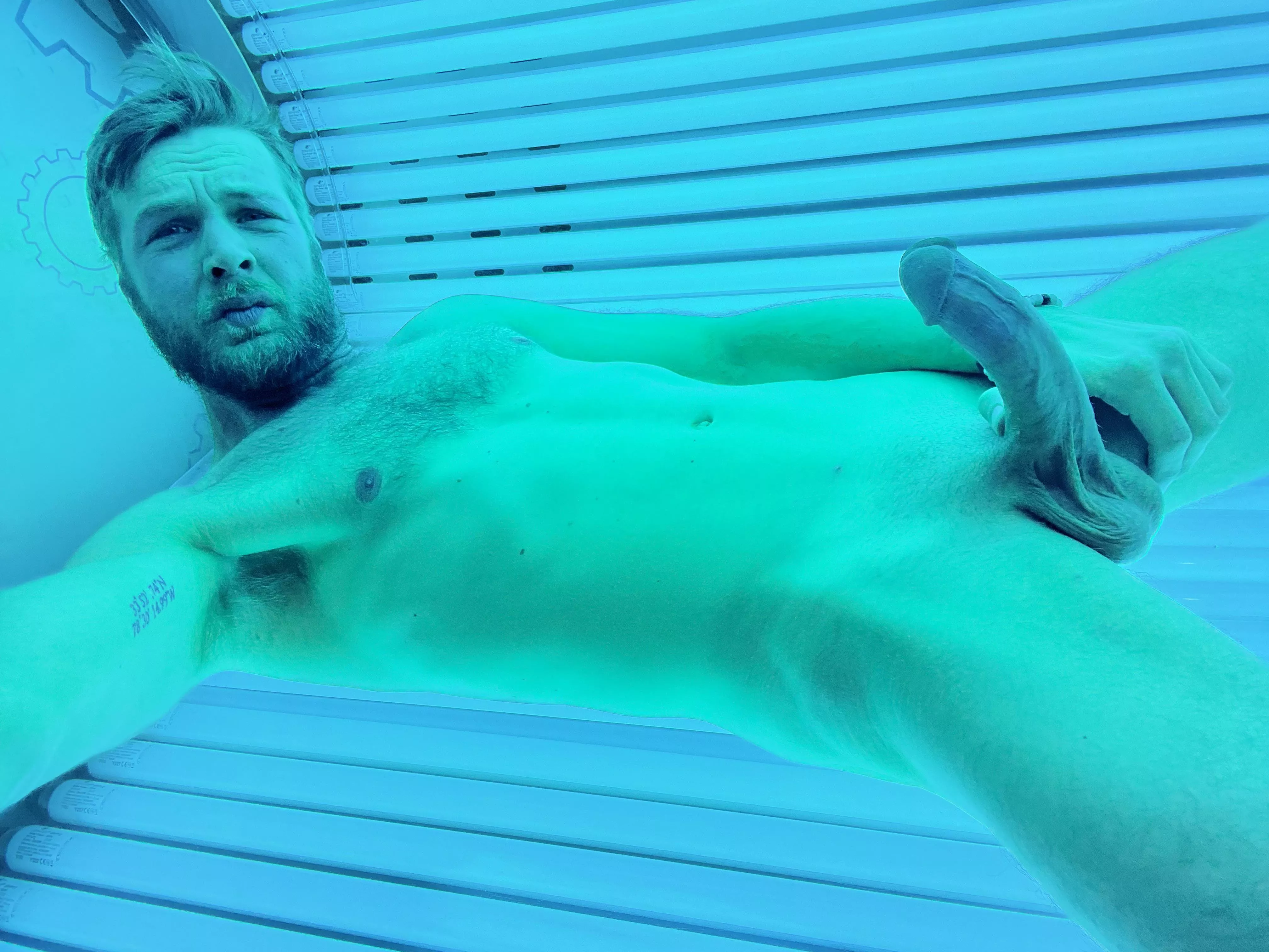 I never lock my tanning room door posted by pmd_bi