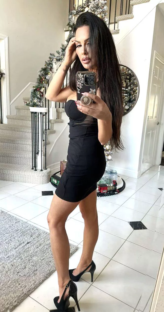 if we date together, you'll now what I mean if I pull up with this outfit 41F posted by Sweet_babyLove0