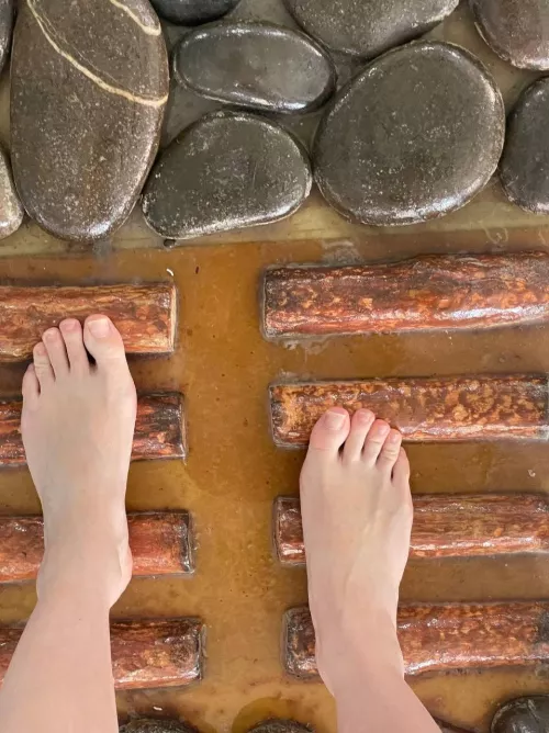 Imagine my legs wrapped around your neck by CeriseRomantic