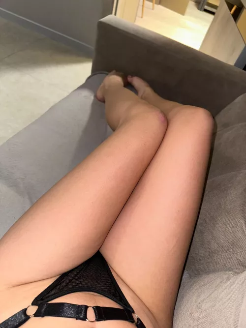 Knees are wiped out as usual by pomesaurus