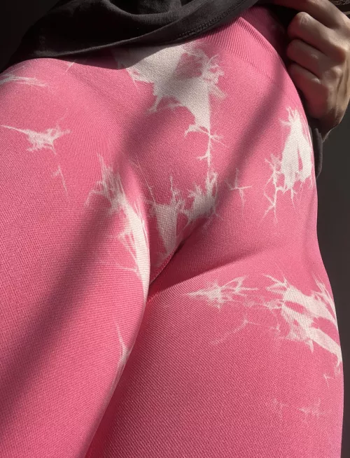 Leggings are heaven for my pussy by KittieeSweet