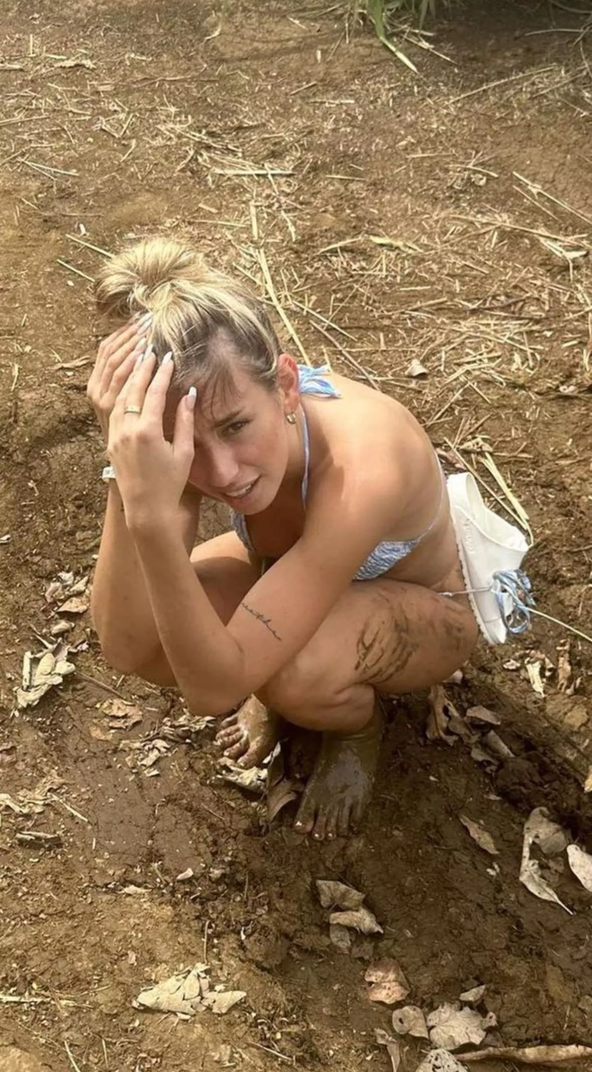 Muddy girl [iutr] posted by dubious-seas