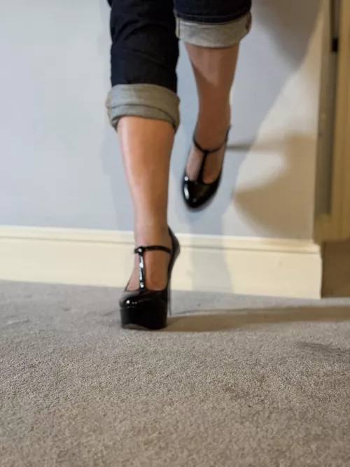 Not enough leg ? by ameliefeet