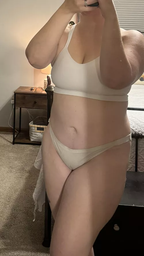 School drop, done. Work for the day, done. House clean, done. That means I get some me time!!  by Karaskies