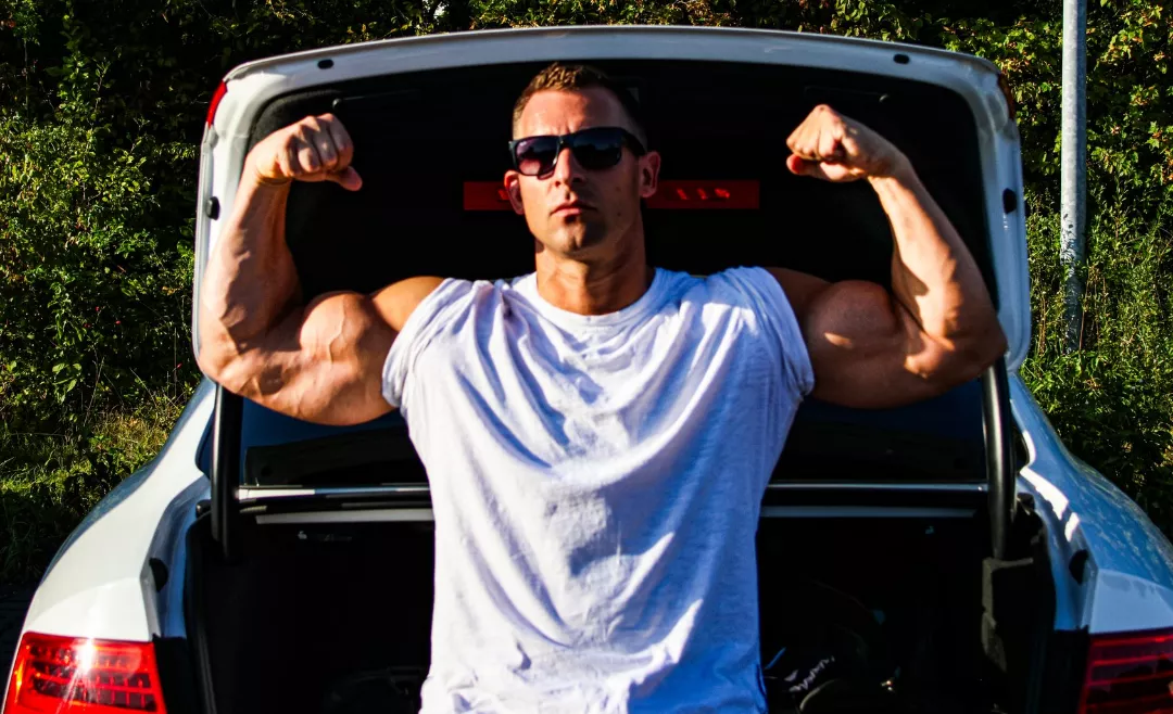 Veiny biceps deserve worship posted by GermanMuscleBoss