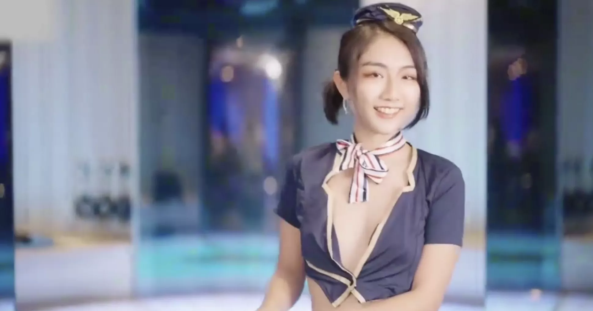 Who is this actress? I saw her in a Xin Yuri video about seven air hostesses joining hands posted by redditbutafterdark