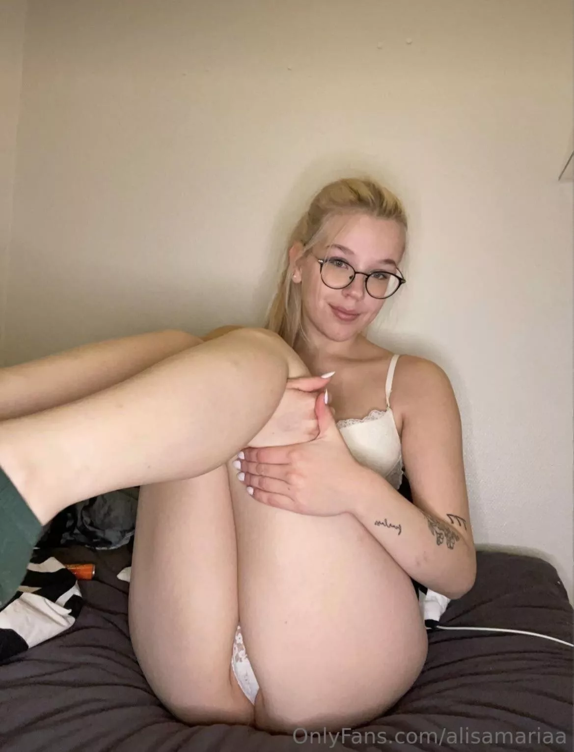 Would you fuck a Finnish teen? 💦 [f]19  posted by Loud_Blueberry3018