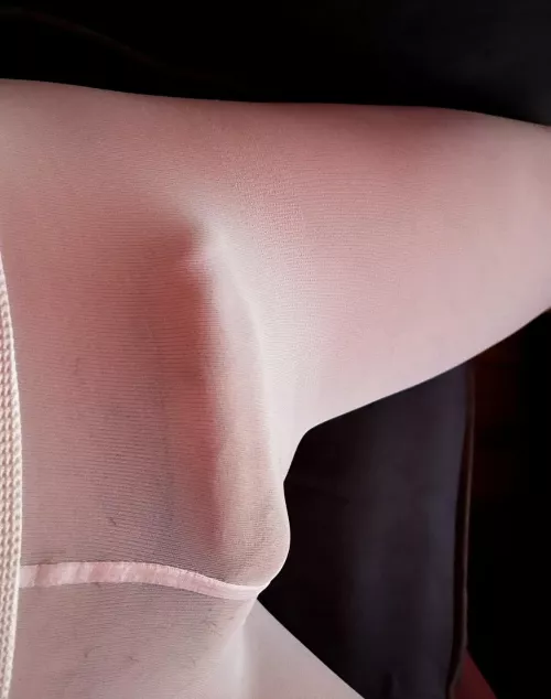 47. Seeking chat friends into guys in nylons.  DMs open.  by miboywonder