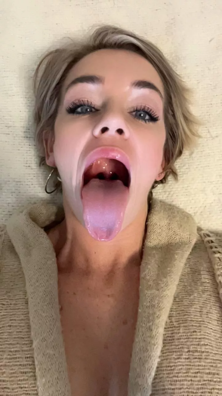 aim down and splatter it posted by SashaSins555