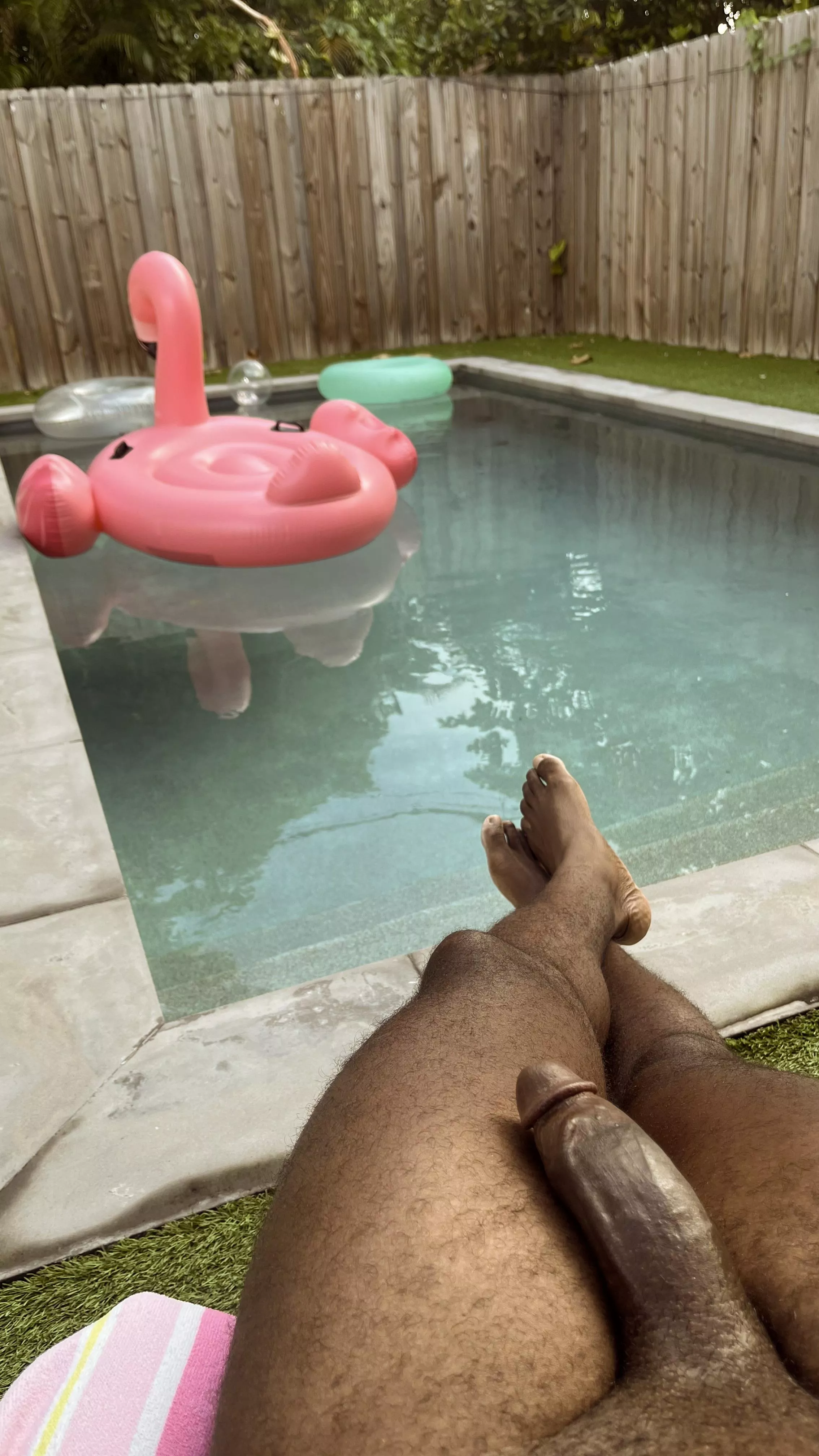 Any pool girls look at this sub? In need of your services in Miami… posted by WarmThots