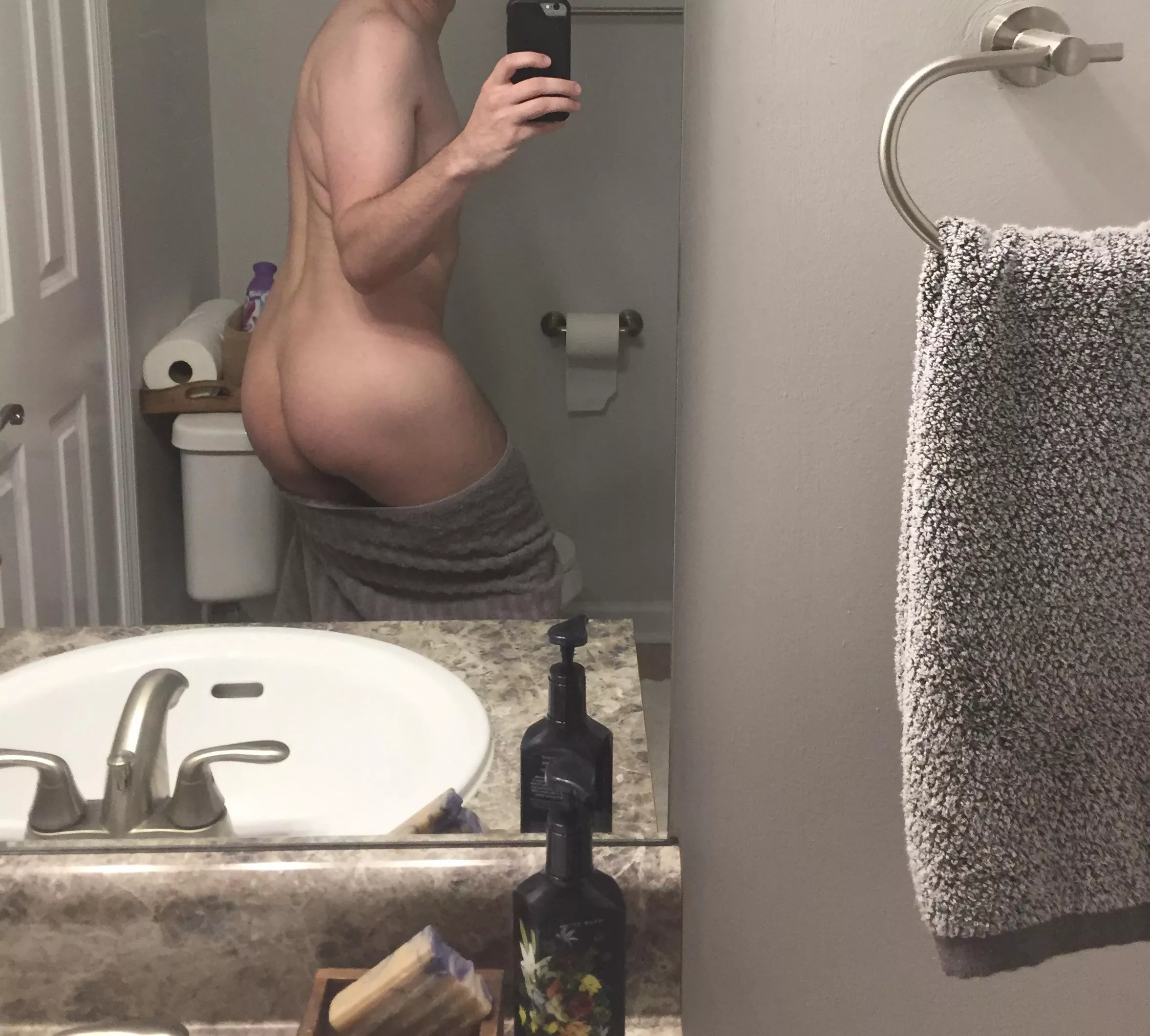 Any time I lose a strip game, this is the first thing my queer friends ask to see 😉  posted by nickiminajpeggedme20