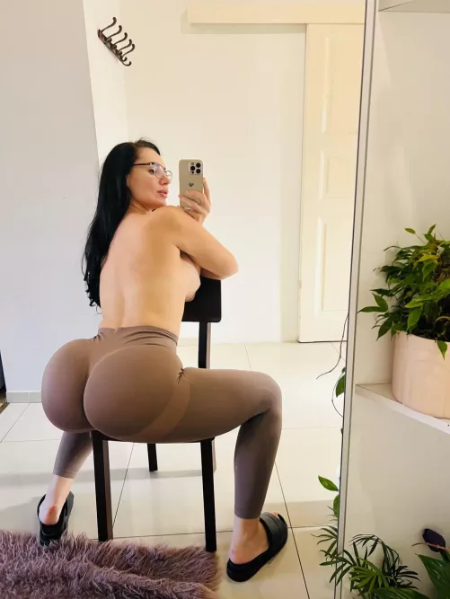 As a 32yo mom of 2, let me prepare you dinner and your dessert will be my ass by Unlikely_Way9400