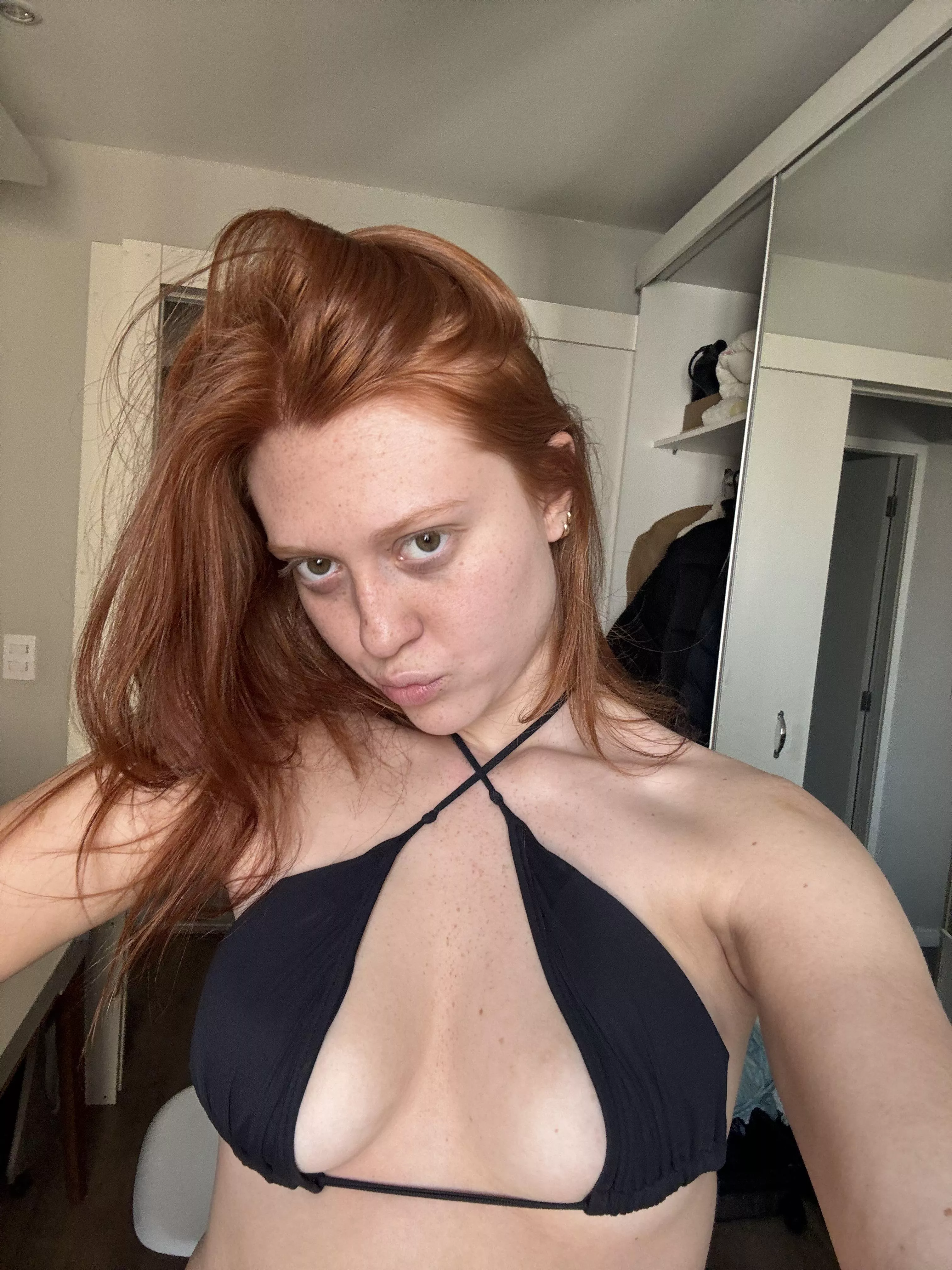 Do I look sexy? posted by chloedotco