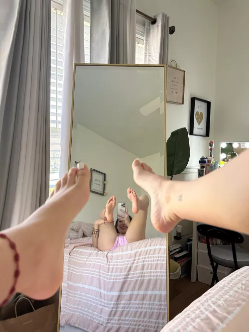 feet coming thru [oc] by allysnuggles