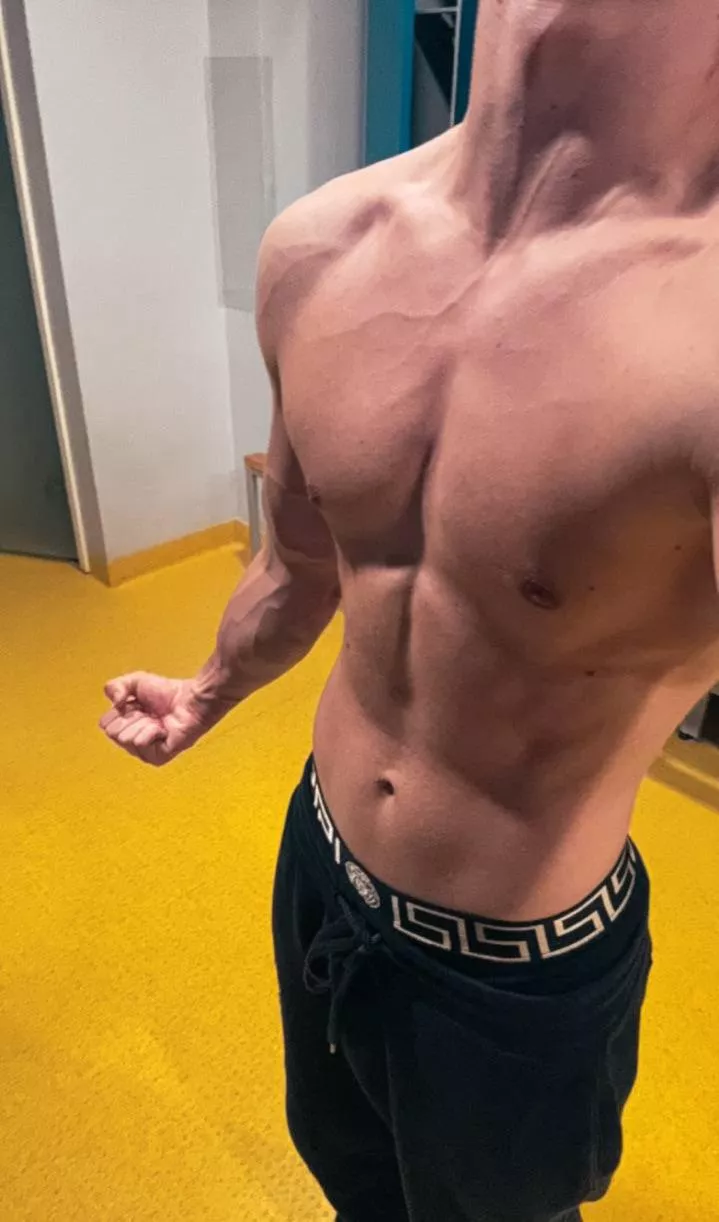 Hard to resist twunk with that body, right?  posted by Particular-Light-921