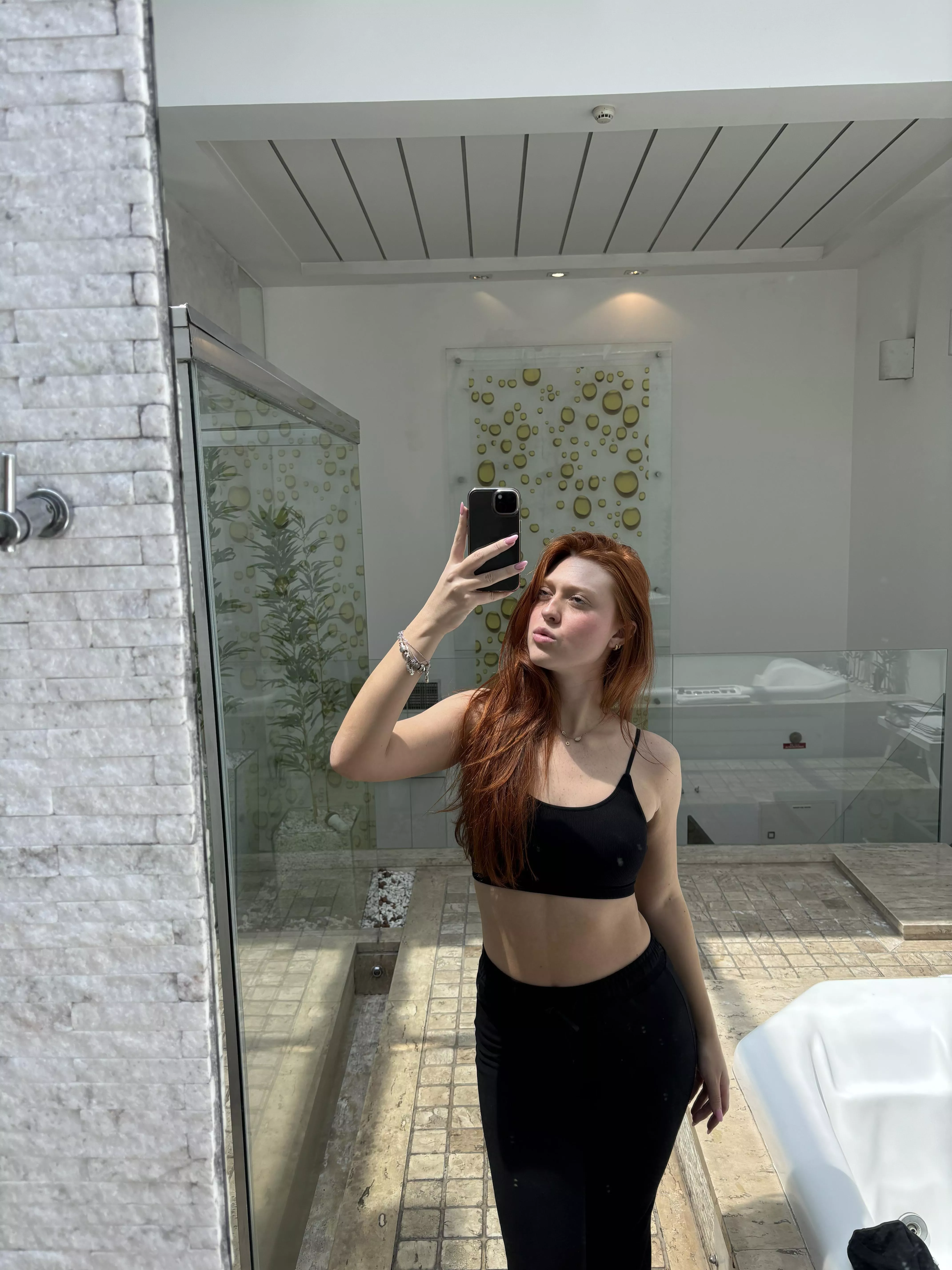 How do this fit look on me?  posted by chloedotco