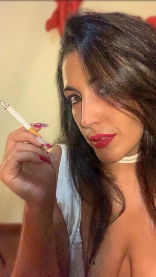 How much do men like it when a woman smokes while you fuck her?  by sweetsophie01