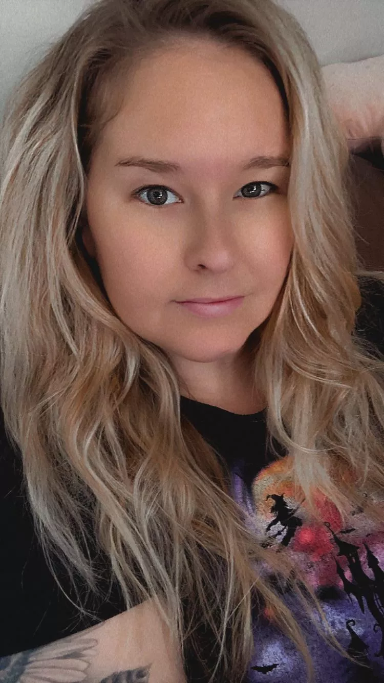 I just want to make someone jerk off with toothpaste  posted by PrincessPawgXO