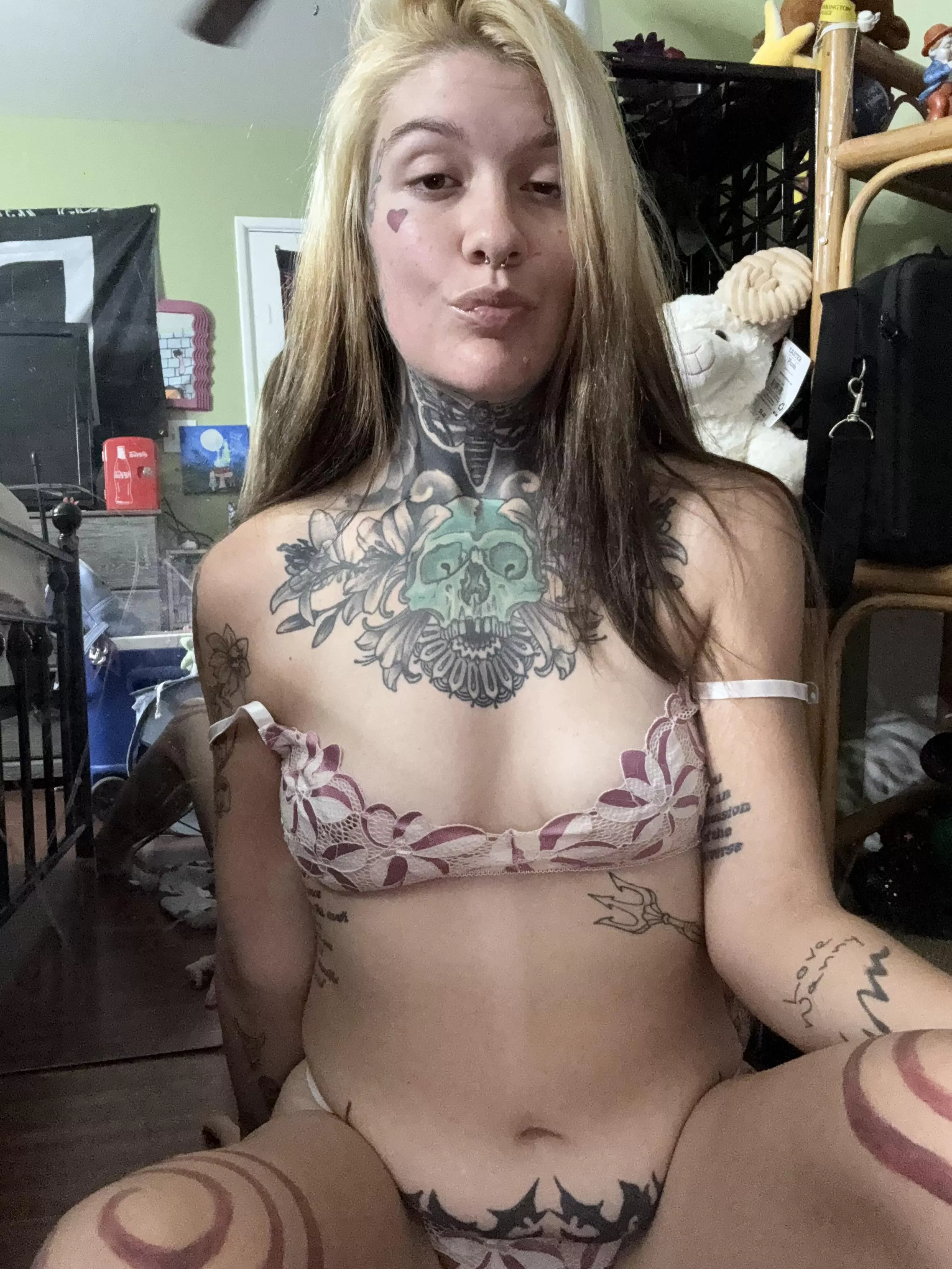 i take my best pics in my room posted by ValhallaLeigh