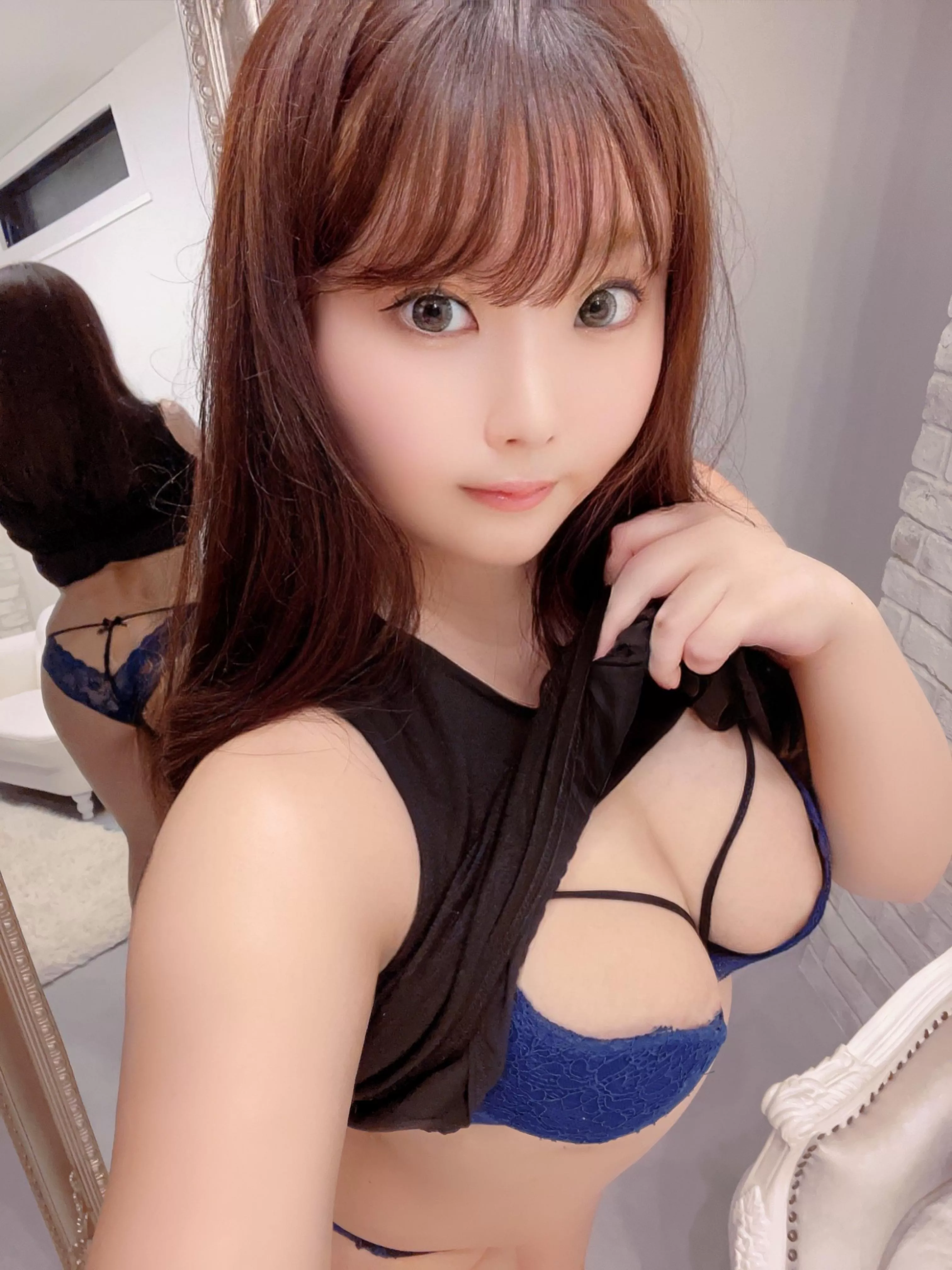 I’d have so much fun teasing you in public 😇 posted by EnchantingEllaaa