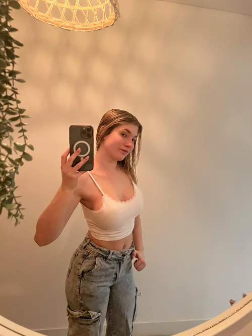 I'm always in the mood for some steamy action with older men. by SparkleQueenBee34