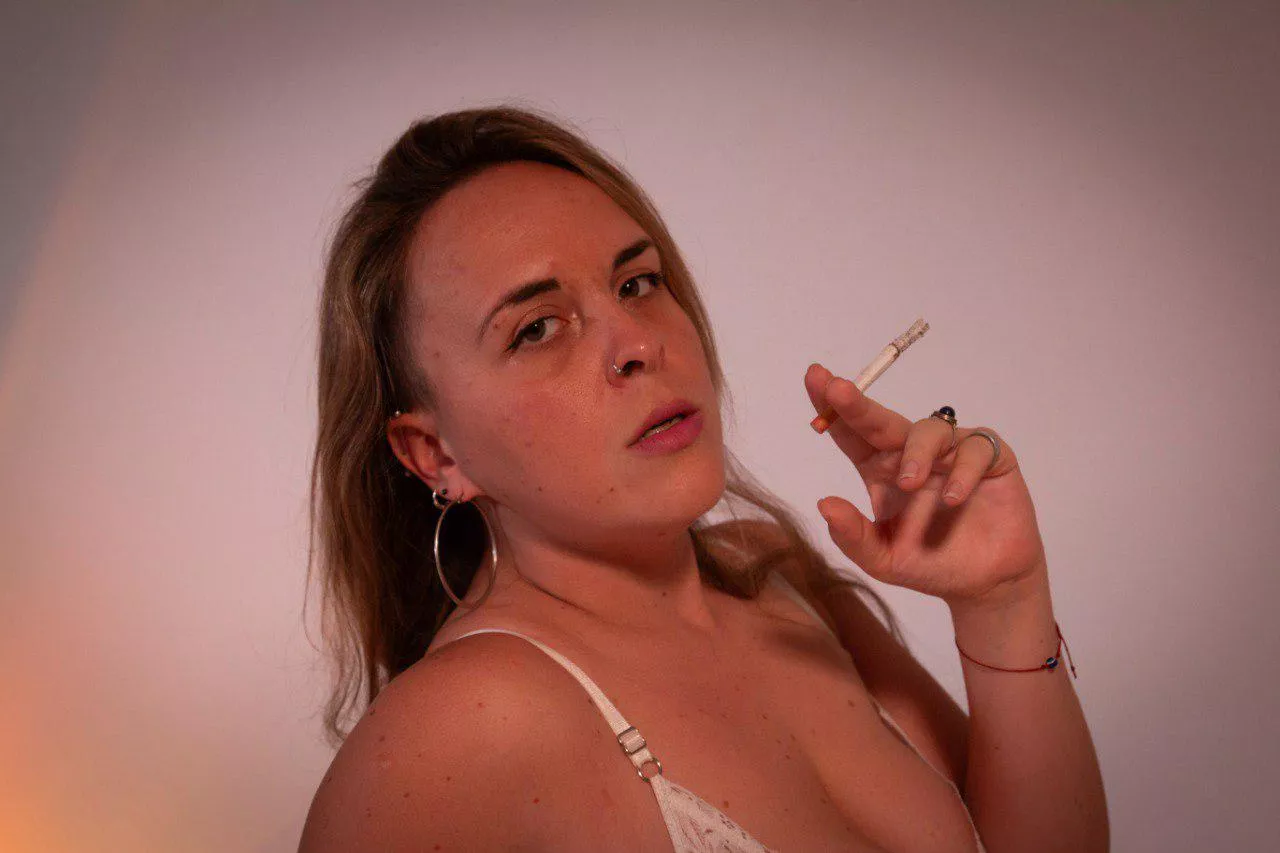 It feels so good to watch me smoking, right?  posted by SweetTanja