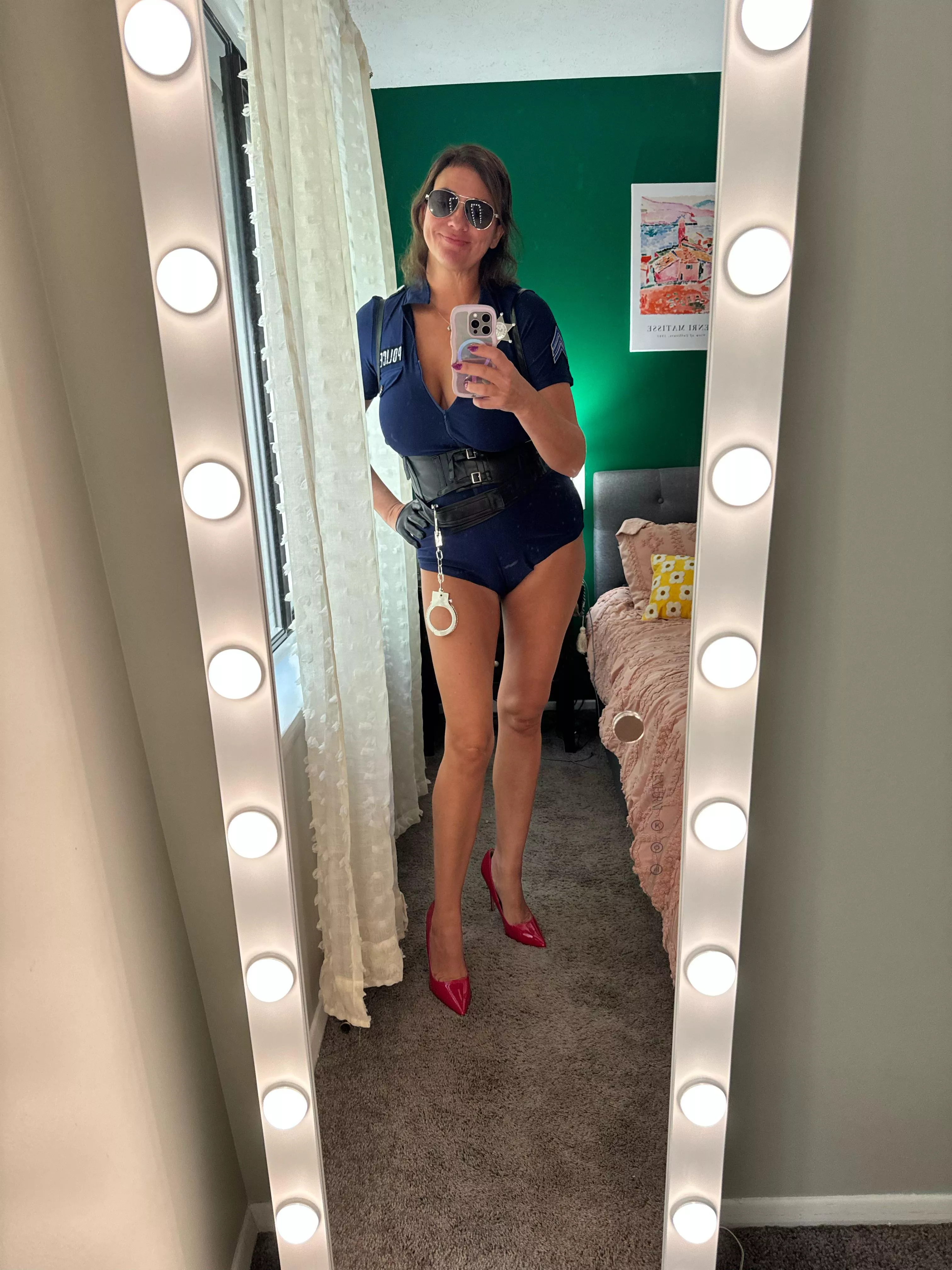 legs for days posted by Gizzygirl127