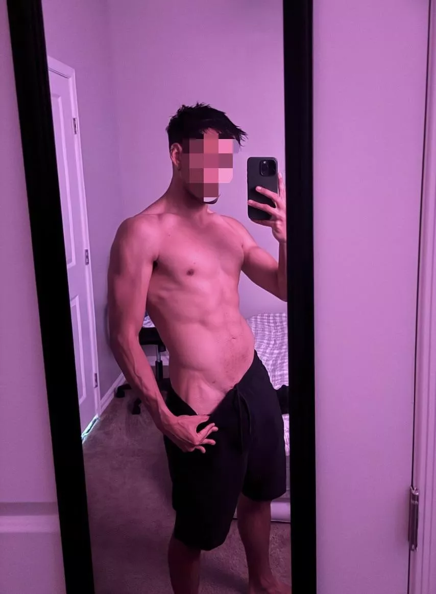 Let me rewire that dumb horny brain 😵‍💫 it needs a masters guidance  posted by TheOneeForU