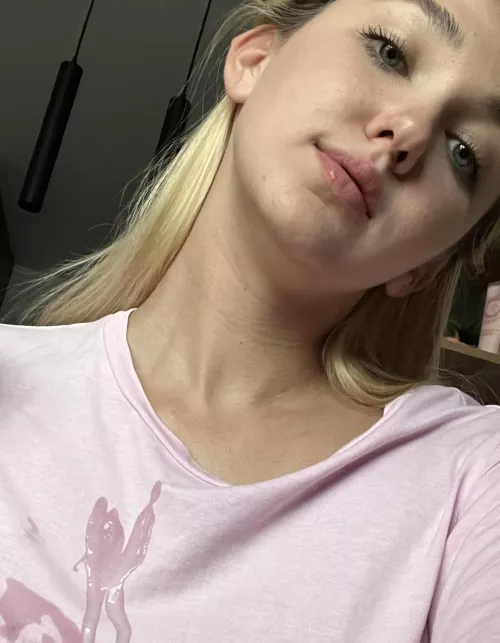 Morning semen on my T-shirt by Arya_Doll